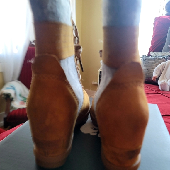 Boots - Picture 7 of 9